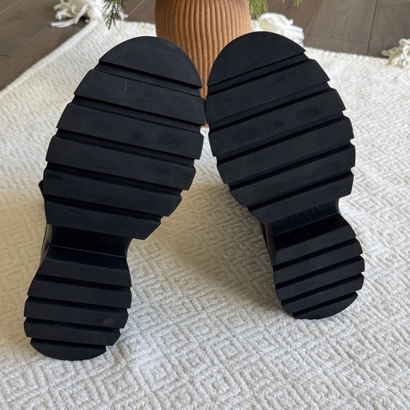 Zara Treaded Chelsea Black Boots Size 41 - Picture 15 of 15